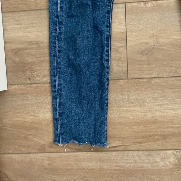 Levi 501 skinny jeans in classic blue (Aritzia) - Picture 4 of 9